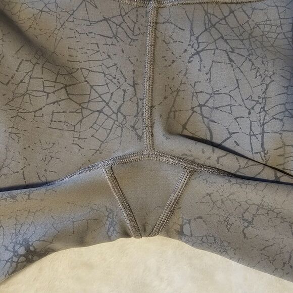 Lululemon Wunder Train High-Rise Tight 25" Size 2 Crackle Print Everlux Gray - Picture 10 of 10